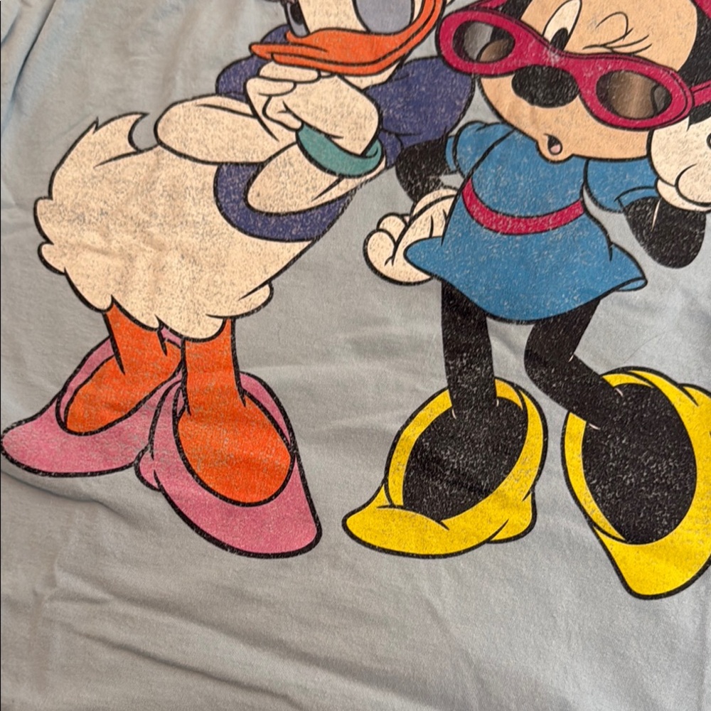 Vintage ORIGINAL Disney Blue Short Sleeve Tee with Minnie and Daisy - Picture 4 of 8